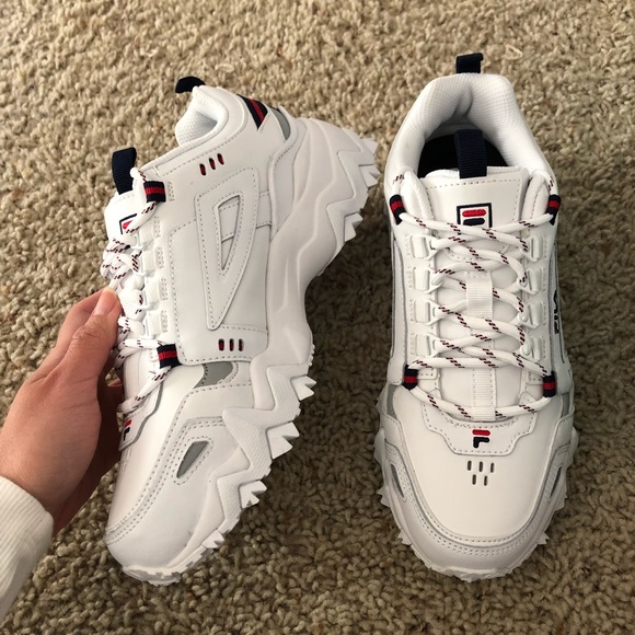 fila oakmont tr trail trainer in white